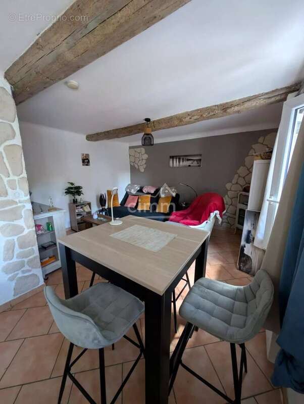 Maison à LARAGNE-MONTEGLIN