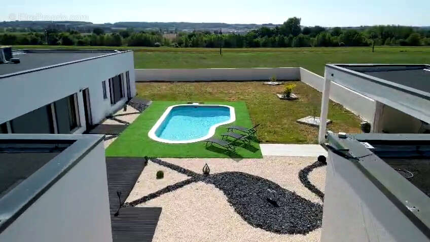 Maison à CHATELLERAULT