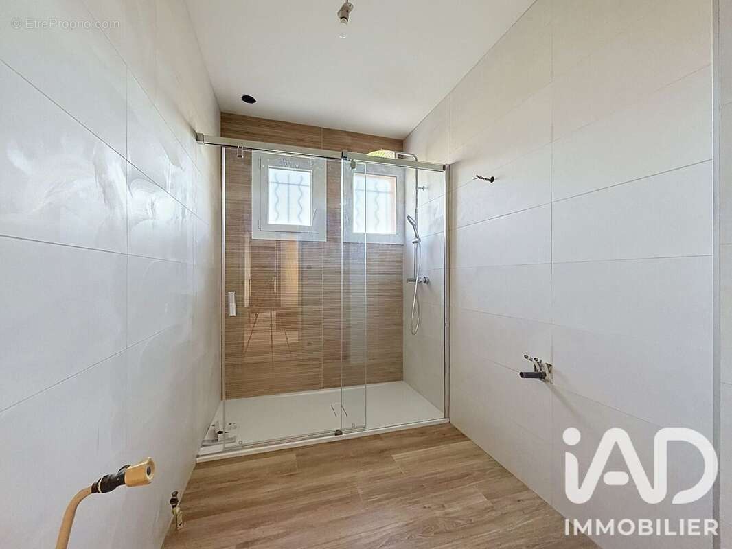 Maison 146 m² à Pont-Saint-Esprit  - photo 7