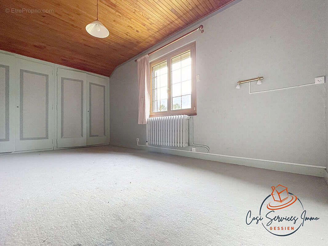 Maison individuelle hyper centre Thoiry avec grand terrain - photo 5