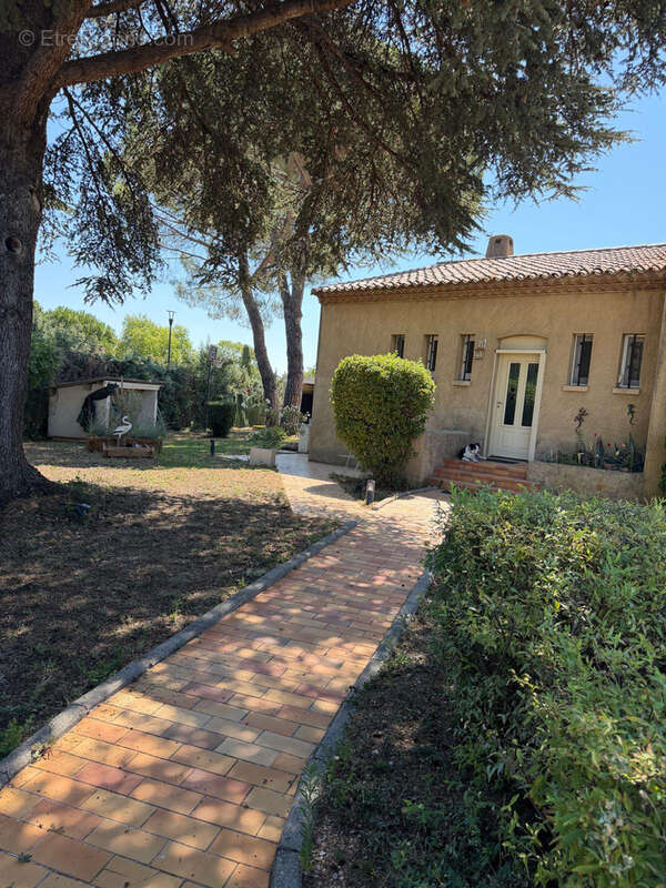 Belle villa de 168m2 à proximité de Gignac - photo 2