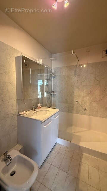 Appartement à LEVALLOIS-PERRET