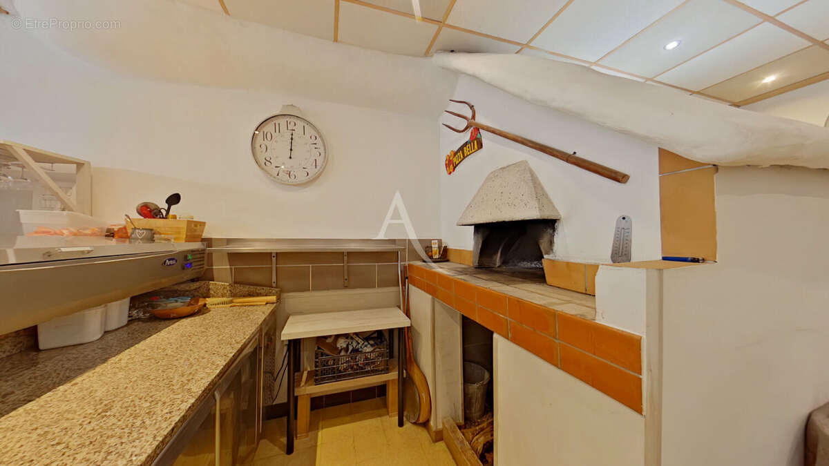 Commerce à VINON-SUR-VERDON