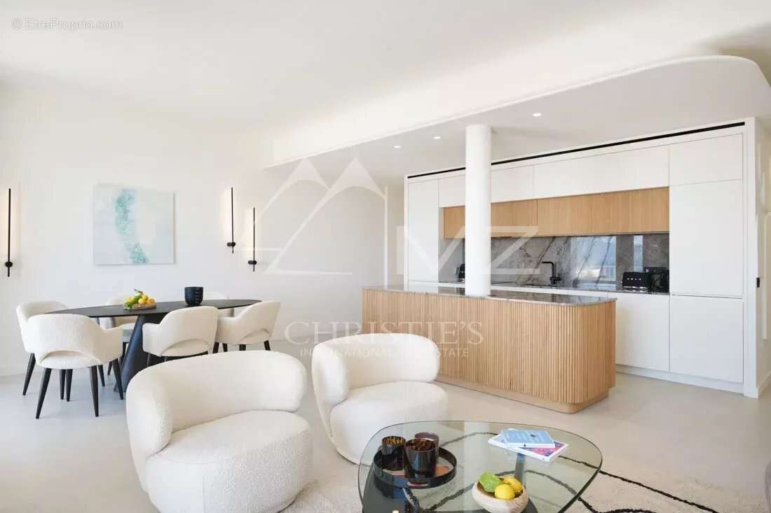 Cannes la croisette splendide appartement renove 3 chambres vue mer - photo 9