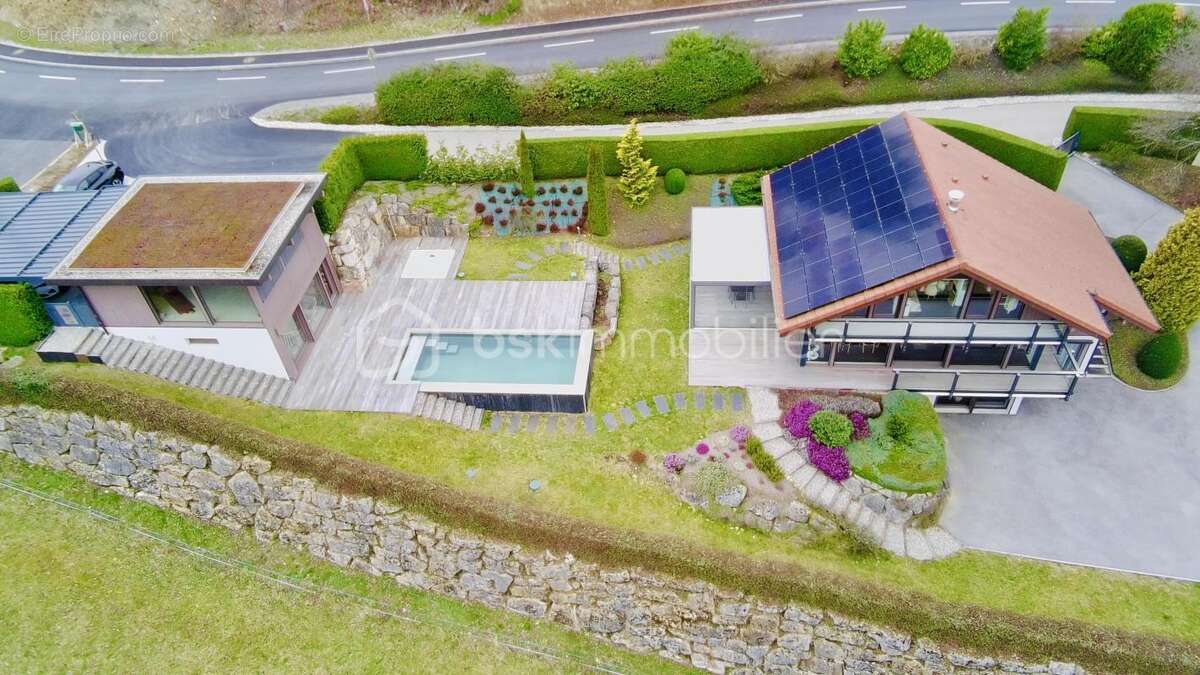 Maison à LA ROCHE-SUR-FORON