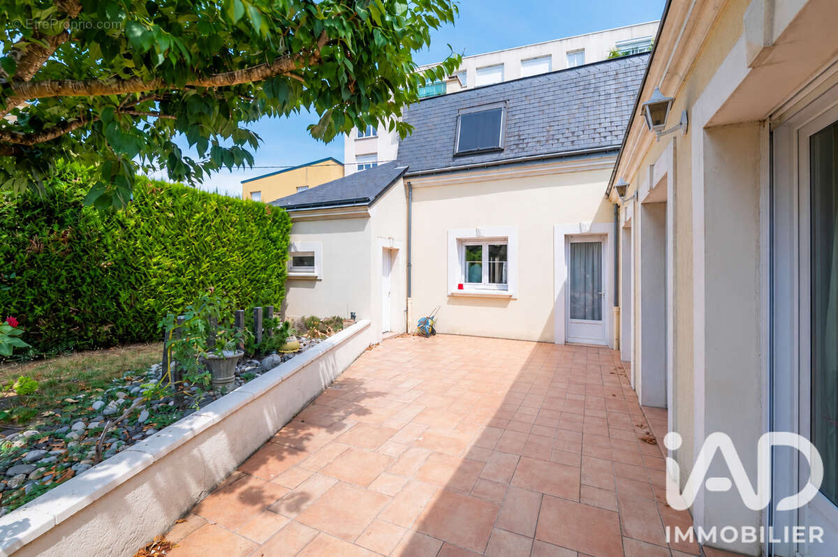 Maison 157 m² à Le Mans  - photo 2