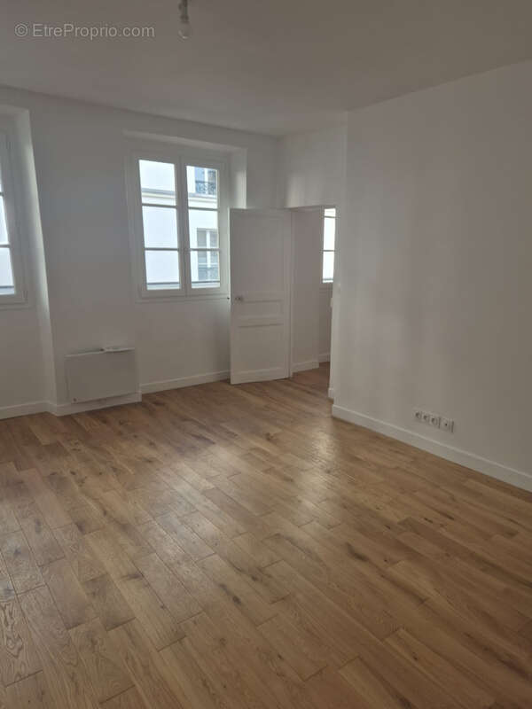 Appartement à PARIS-11E