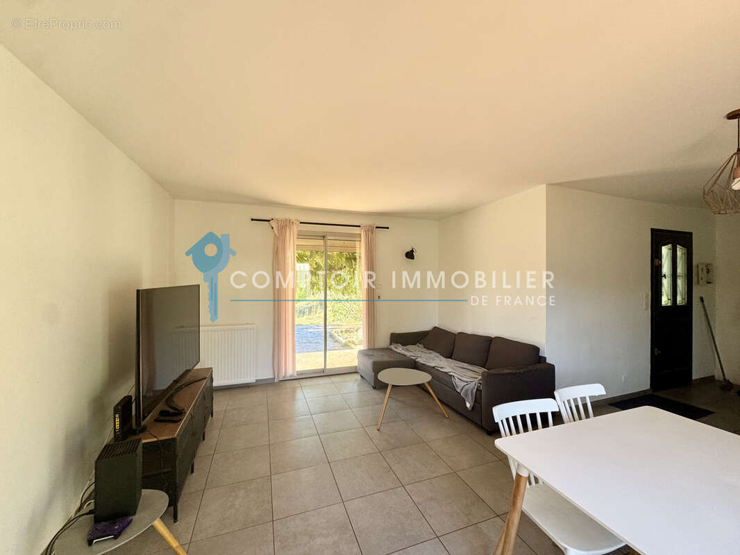 Maison à GALLARGUES-LE-MONTUEUX