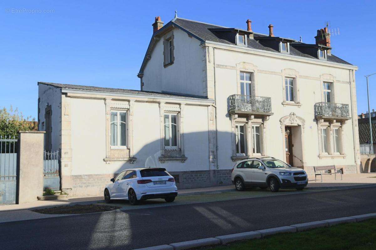 Maison à AUTUN