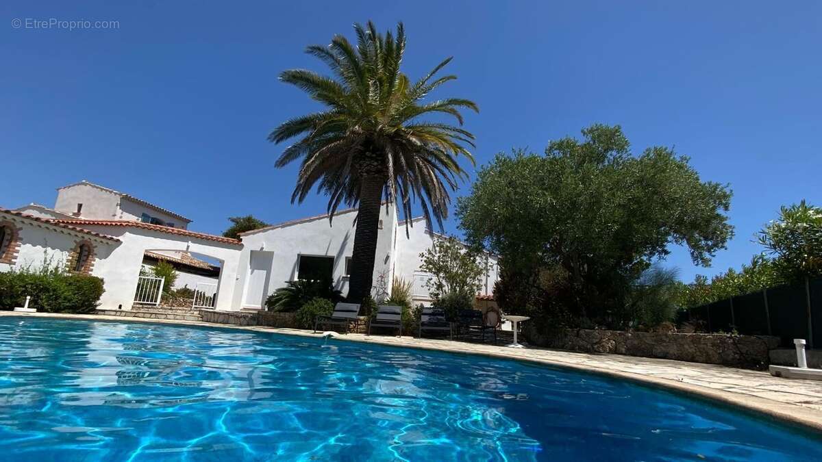 Maison à LES ISSAMBRES