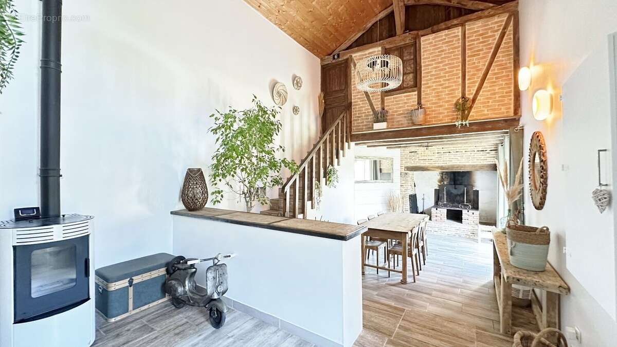 Maison bourgeoise du XVIIe siècle à vendre proche de Dax  Propriété de caractère avec dépendances, piscine et grand terrain - photo 7