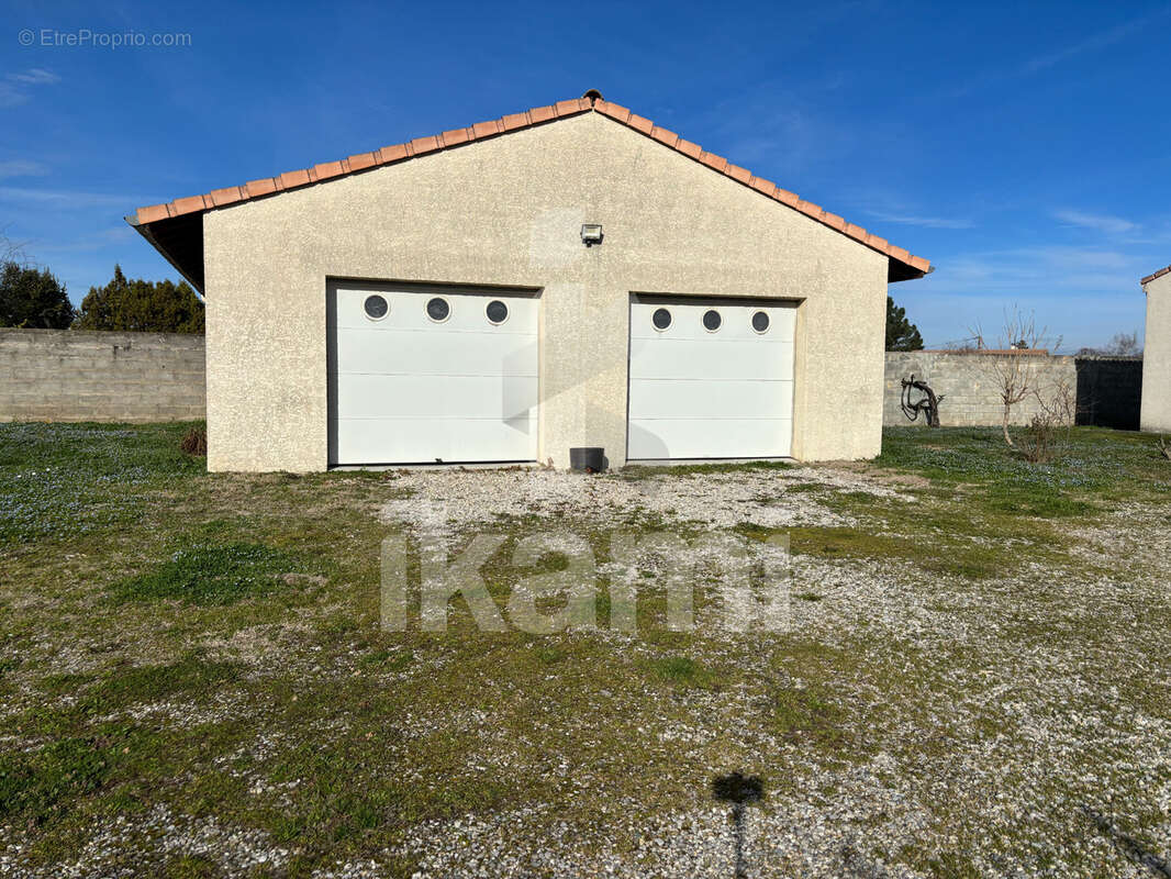 Maison à ANNEYRON