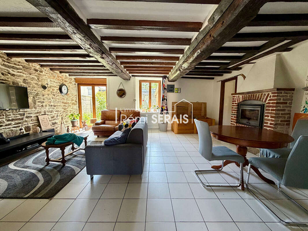 Maison à LA CHAPELLE-BICHE