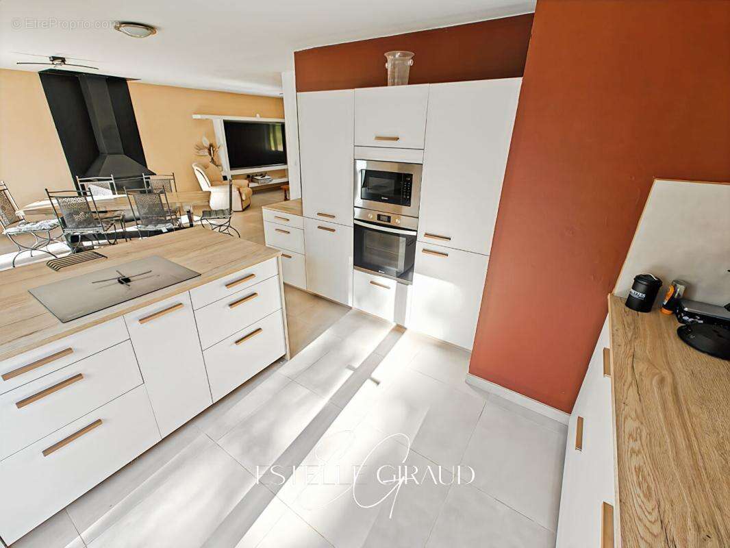 Villa de plain pied, 3 Chambres, Garage, Terrasse, Grand  Jardin - photo 9