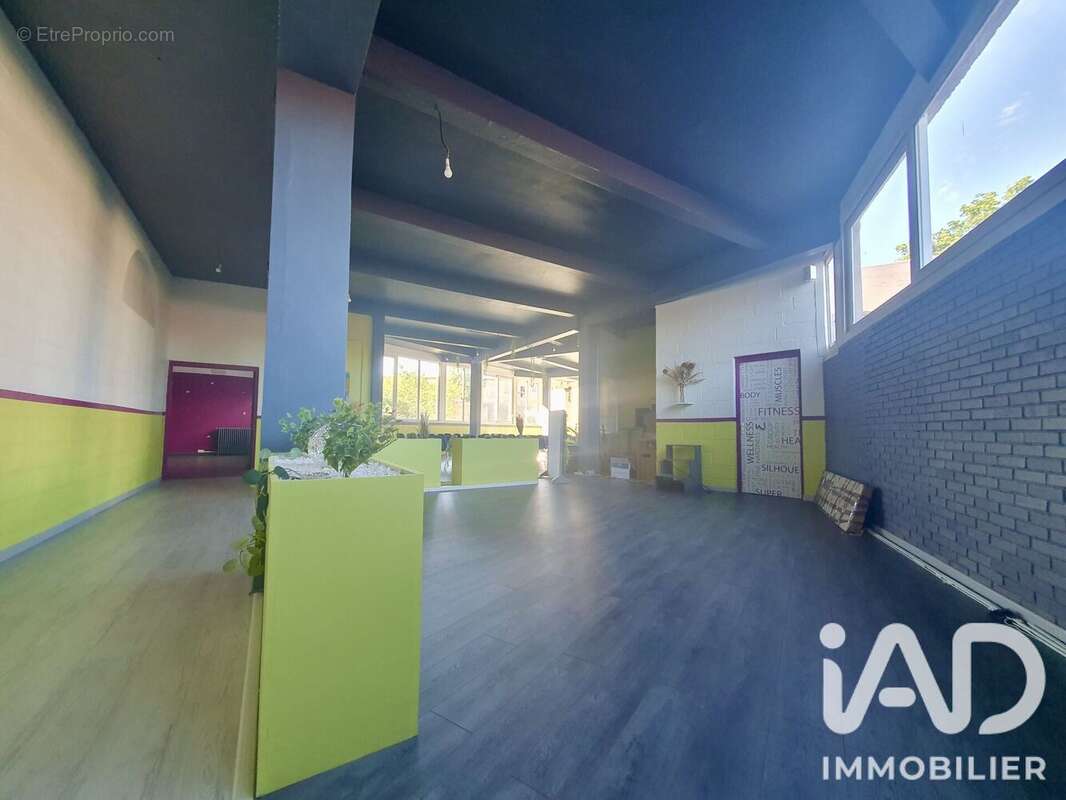 Commerce 1400 m² à Limoges  - photo 6