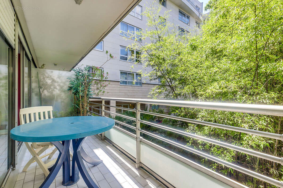 Appartement à PARIS-14E