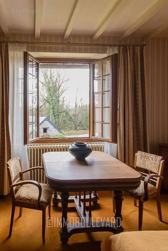 Maison à SAINT-MAURICE-PRES-PIONSAT