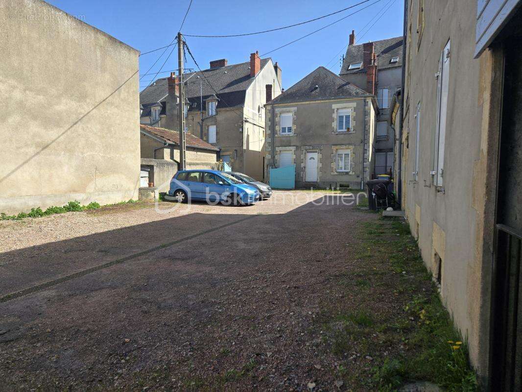 Appartement à FOURCHAMBAULT