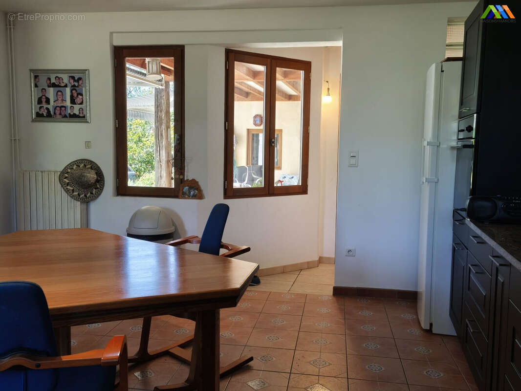 Maison 266 m² à Puydarrieux  - photo 7
