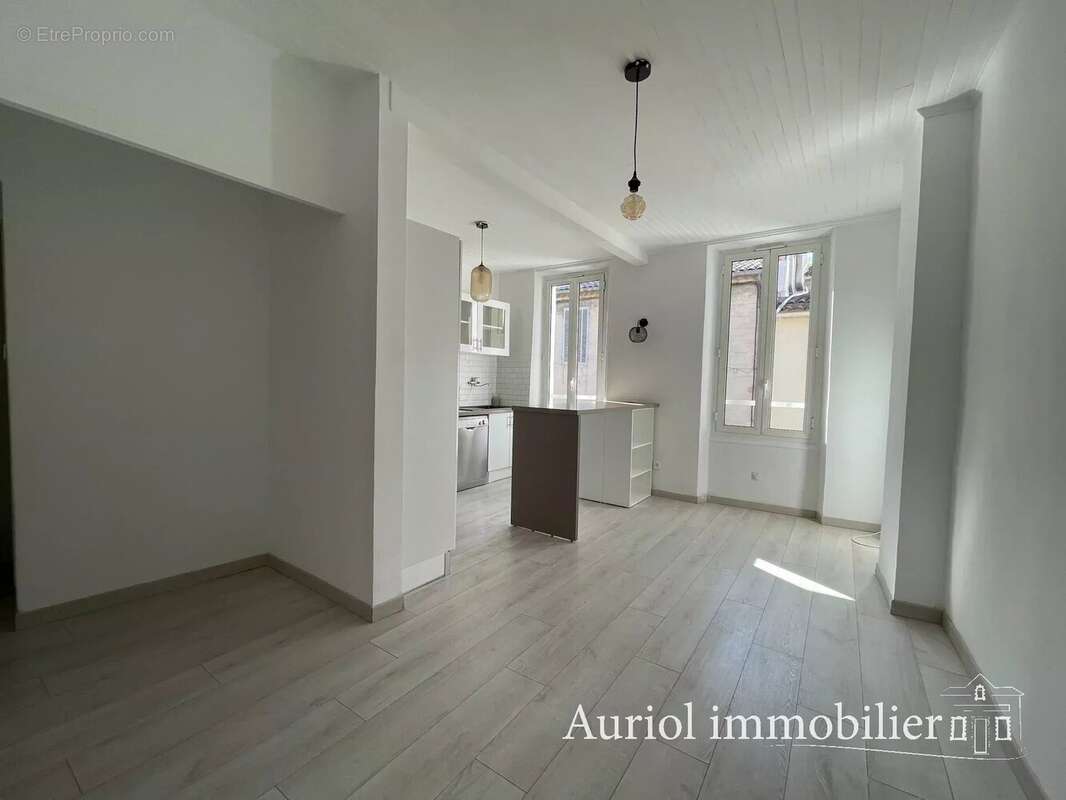 Appartement à AURIOL