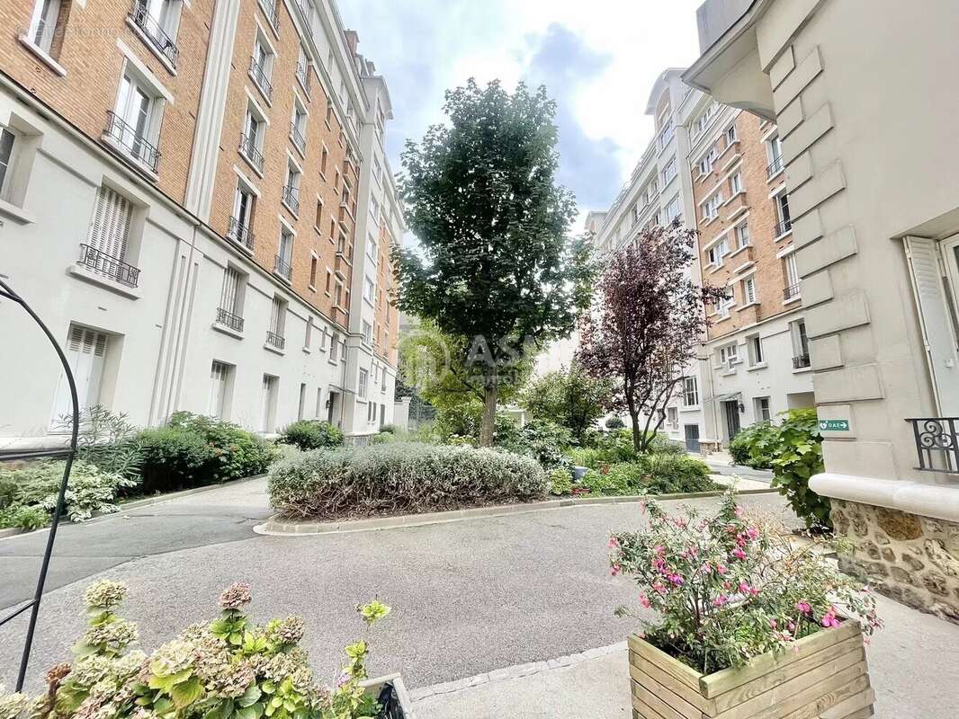 Appartement à COURBEVOIE