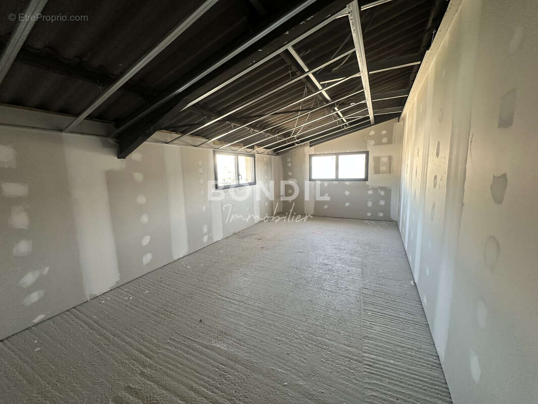 Locaux de 26 m2  Nouveau POLE MEDICAL PERTUIS ZAC Saint Martin - photo 6