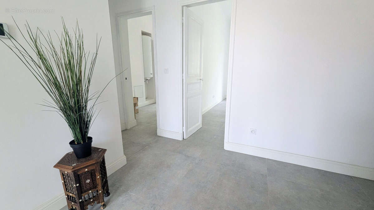 Appartement 131 m² à Hyeres  - photo 8