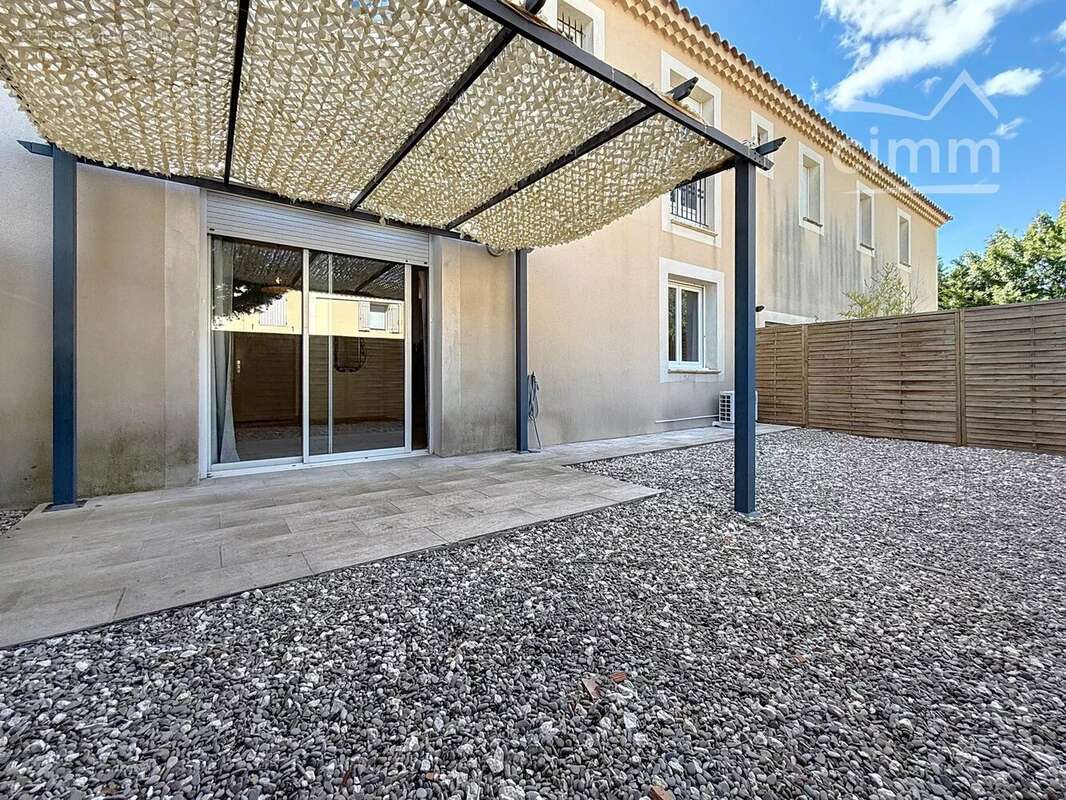 Appartement à L'ISLE-SUR-LA-SORGUE