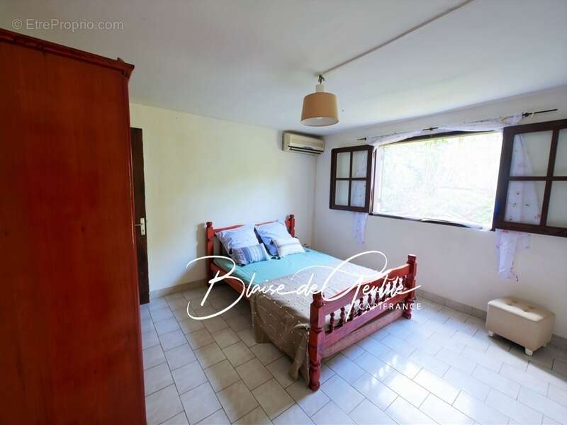 Maison à BAIE-MAHAULT