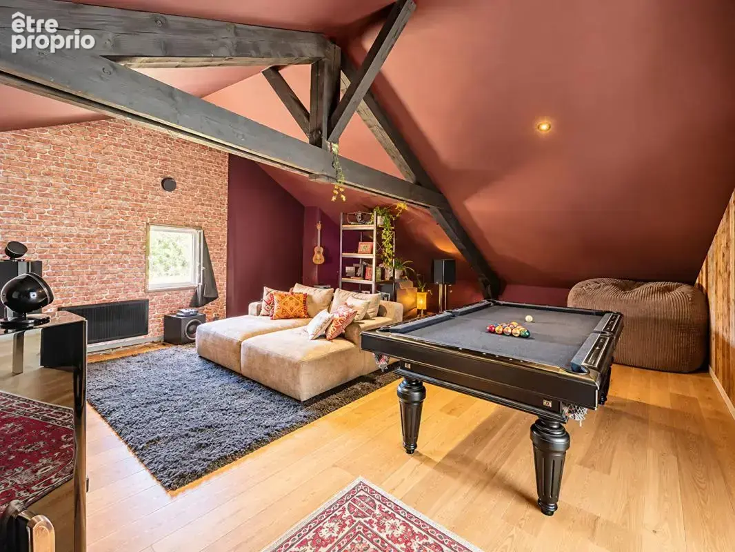 Maison de maître avec piscine et terrain arboré de 1 600 m² - photo 6
