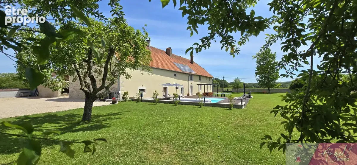 Propriété de caractère sur plus d'1 hectare de terrain - photo 24