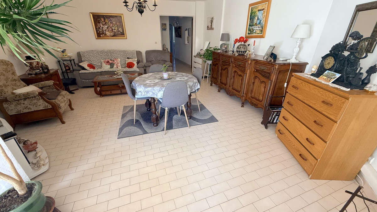 Appartement à CANDILLARGUES