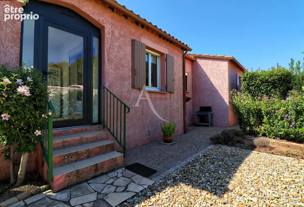 Villa avec piscine jardin paysage et garage au calme absolu - photo 5