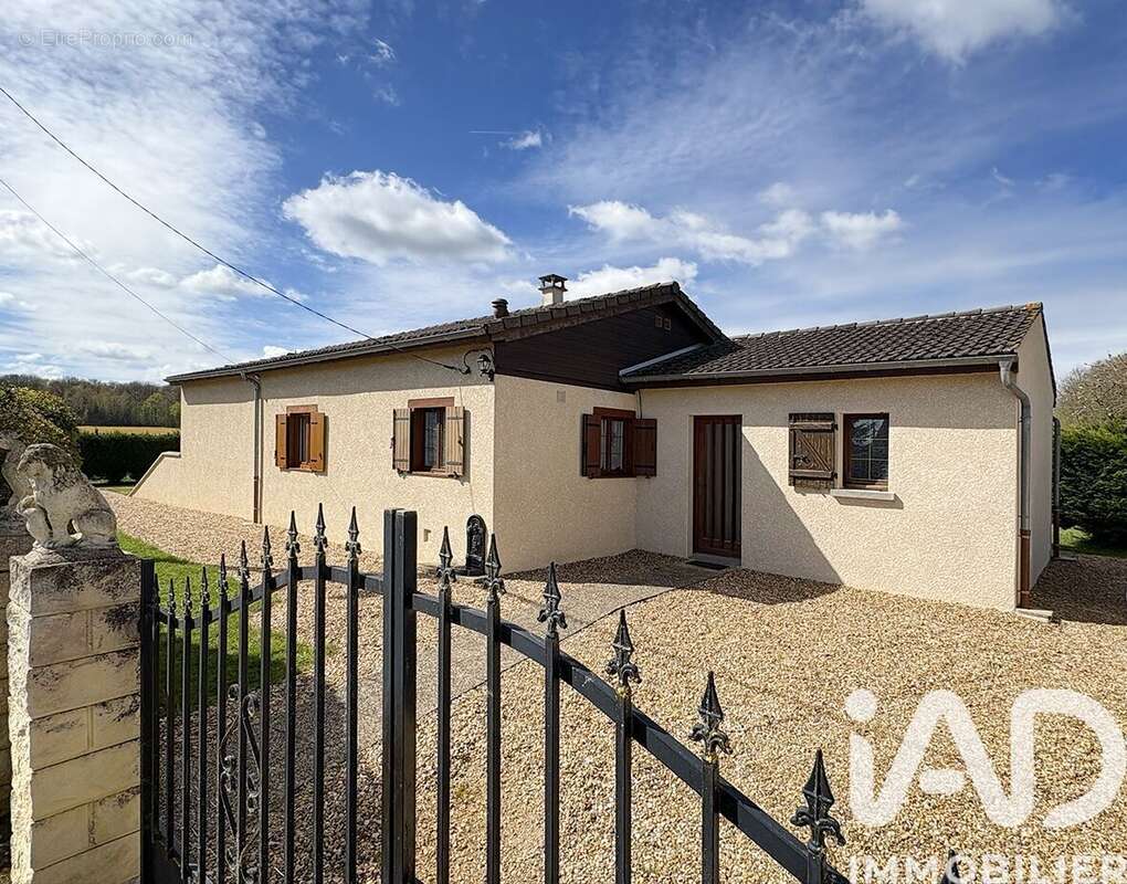 Maison 104 m² à Sommecaise  - photo 2