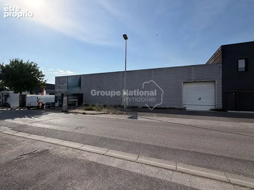 Photo Commerce à Aigues-Mortes au prix de 15 000€