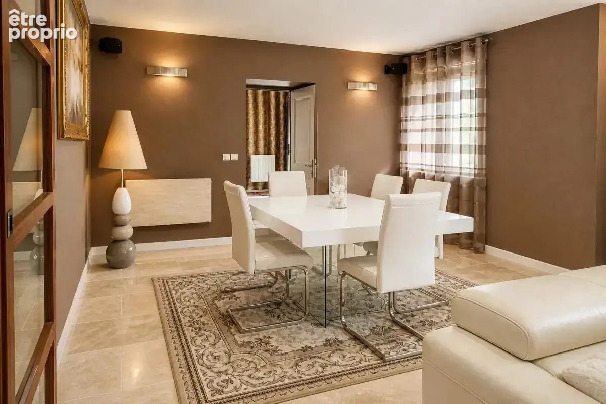 Maison de 7 pièces de 240 m² à Saint-Sauveur-Villages - photo 5