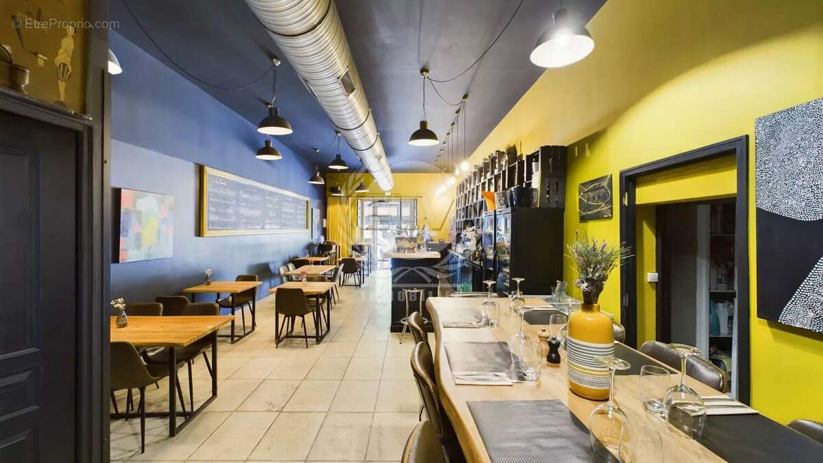 Commerce à PLAN-DE-LA-TOUR