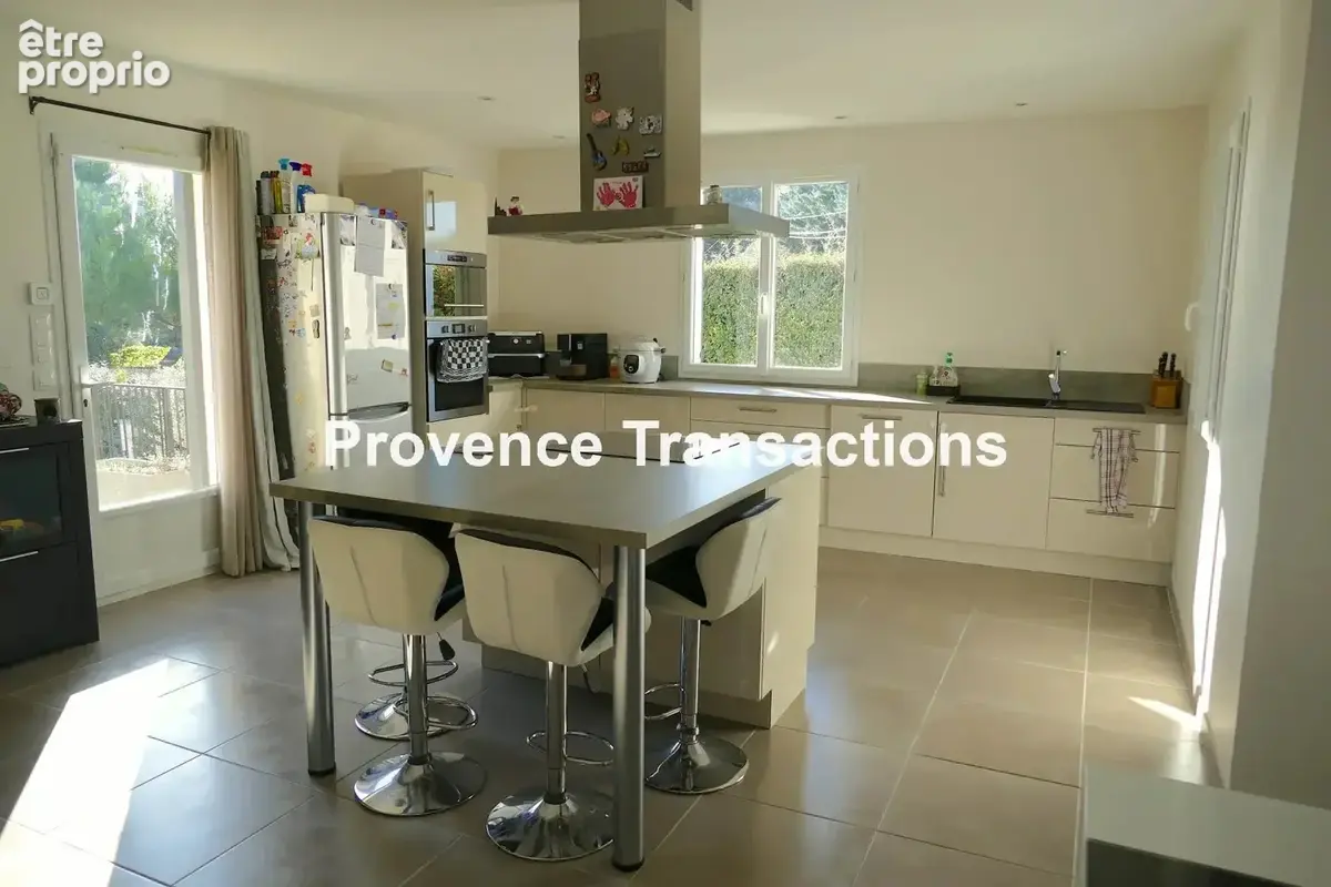 Villa de 138 m² avec piscine. - photo 3