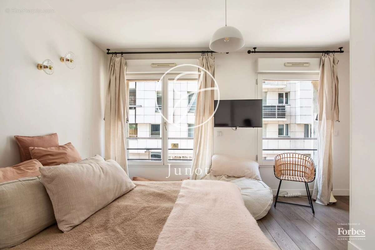 Appartement à LEVALLOIS-PERRET