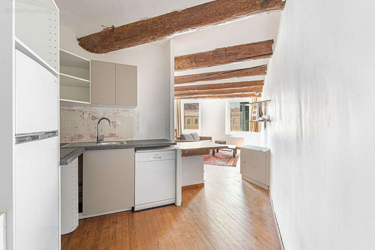 Appartement à MARSEILLE-1E