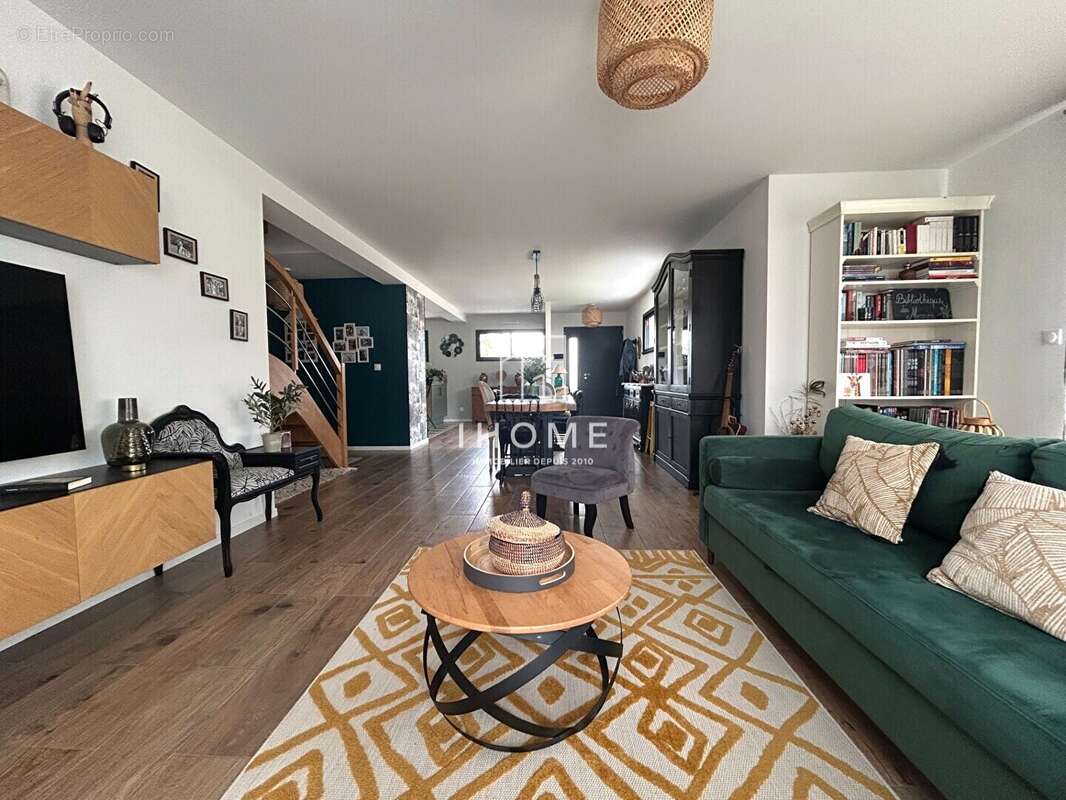 Maison à LA BAZOGE