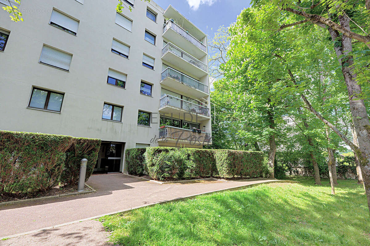 Appartement traversant au calme avec balcon et ascenseur - photo 16