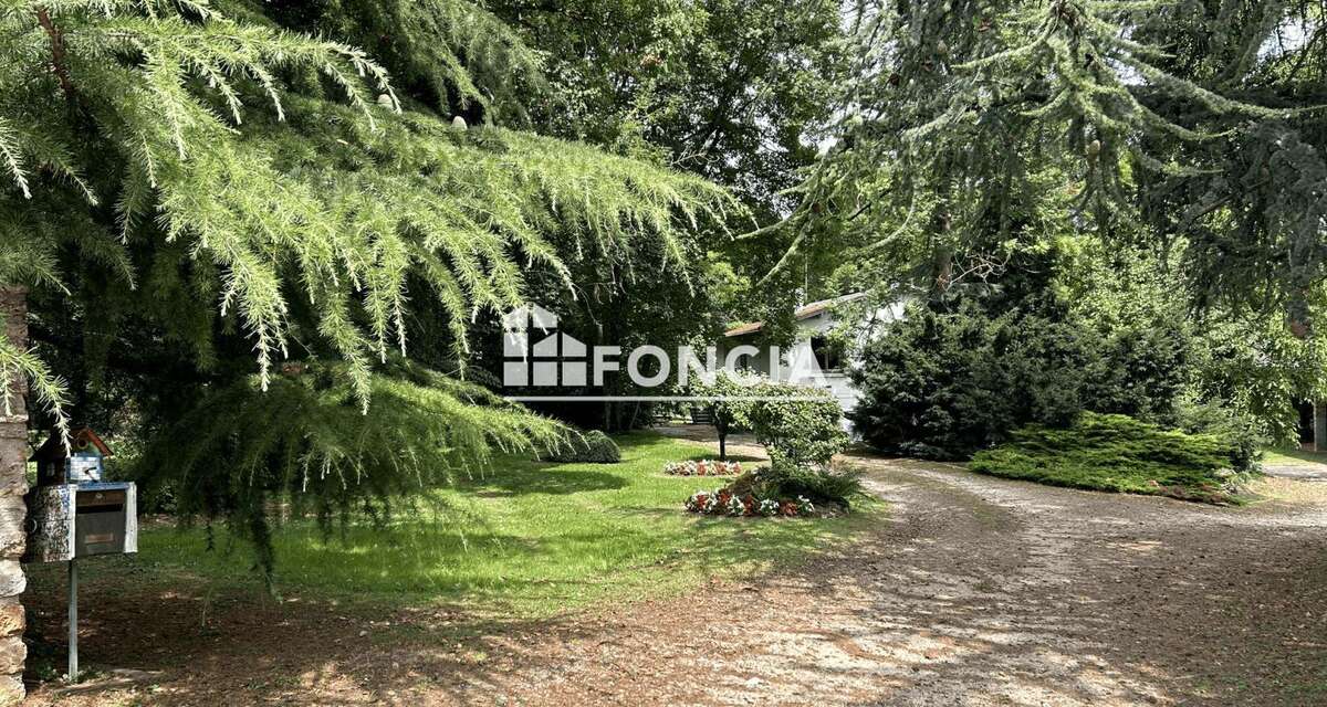 Maison à FONTENAY-LE-VICOMTE