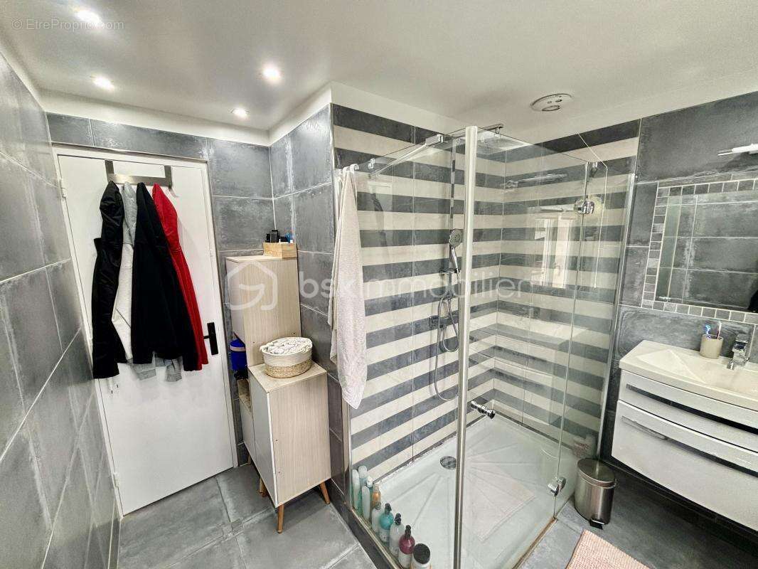 Maison à THORIGNY-SUR-OREUSE