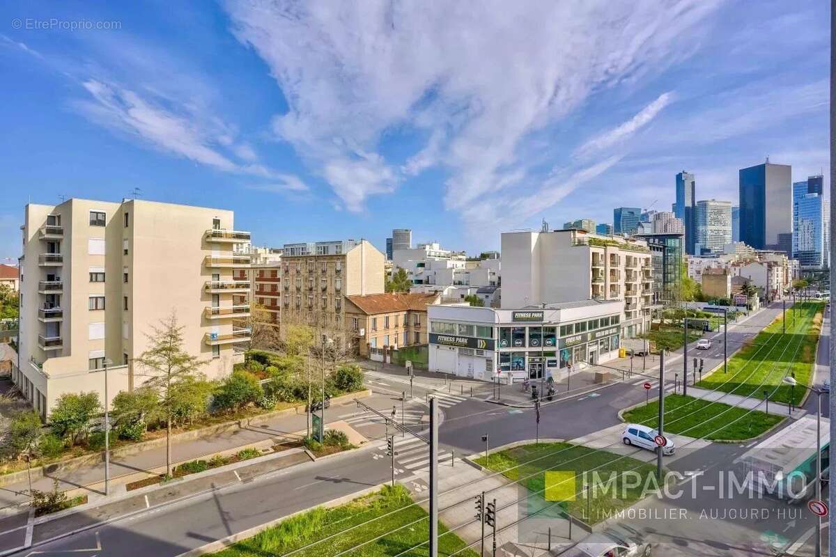 Appartement à COURBEVOIE