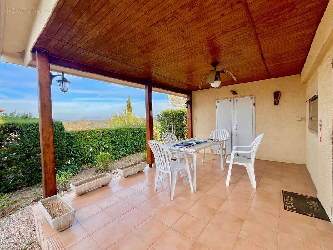 Maison à ROQUEBRUNE-SUR-ARGENS