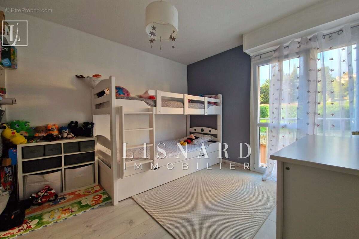 Appartement à VALLAURIS