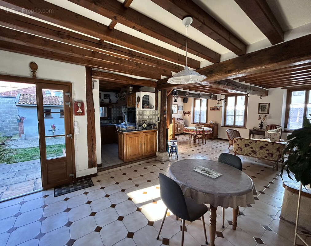 Maison à LA CHAUSSEE-SUR-MARNE