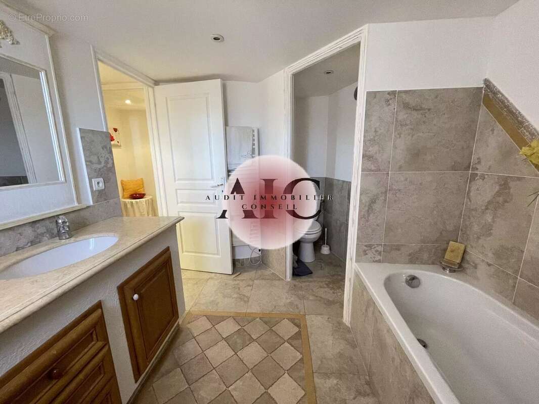 Appartement à FAYENCE