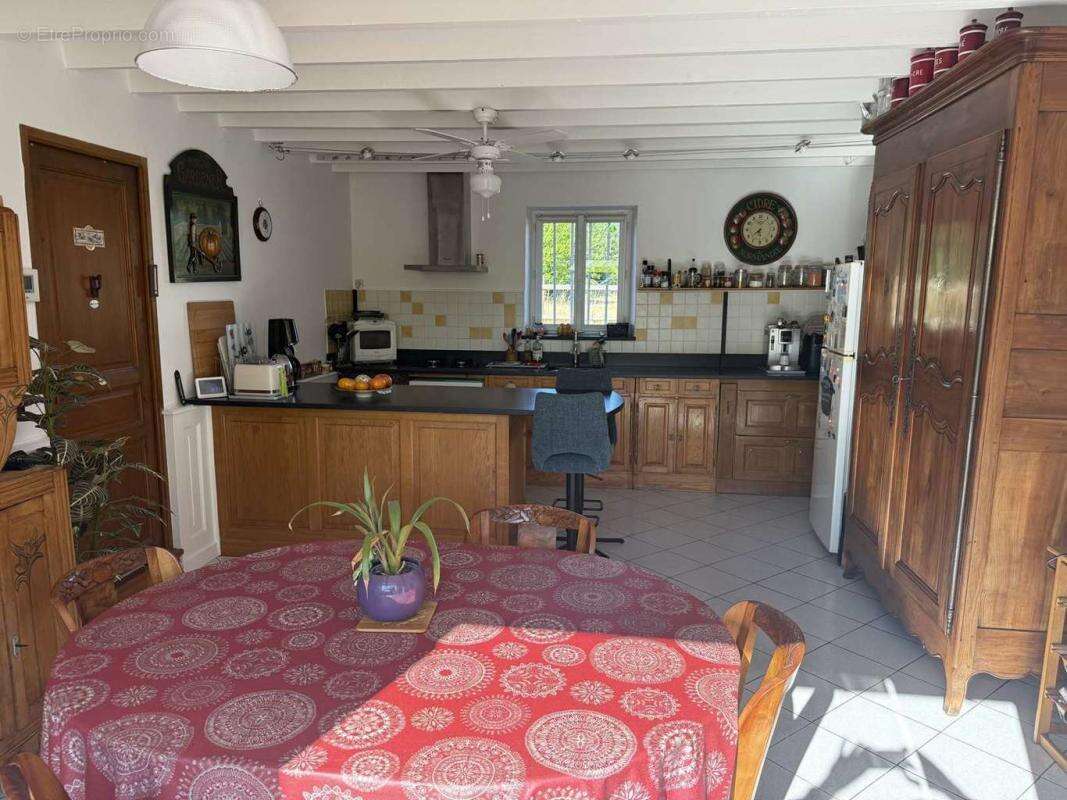 Maison à CONDE-SUR-HUISNE